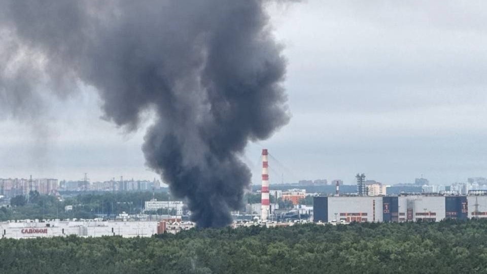 Дроны атаковали Москву и Ростовскую область: пожары на нефтезаводах