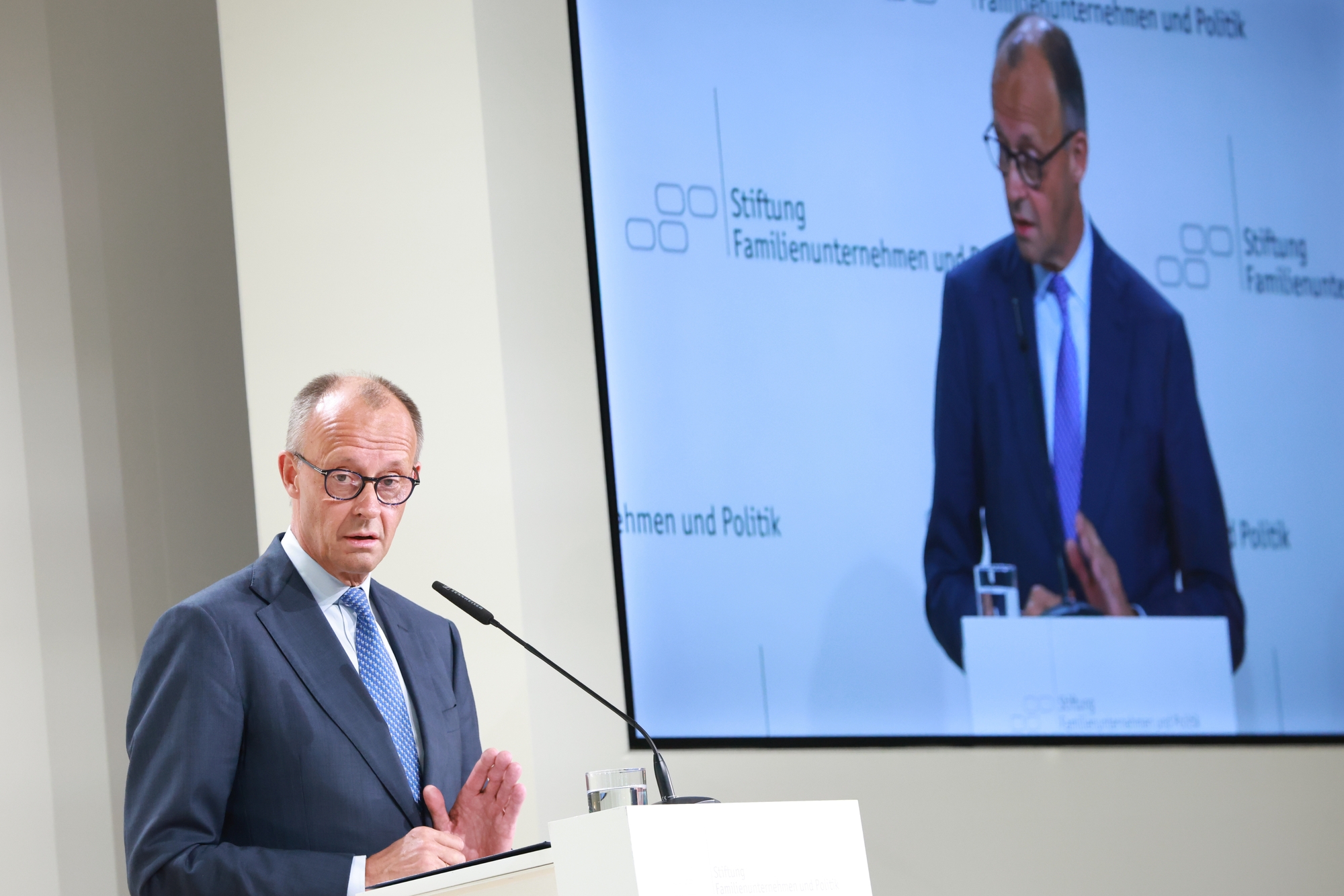 Канцлер Германии заявил о шансе на мир из-за экономических проблем РФ
