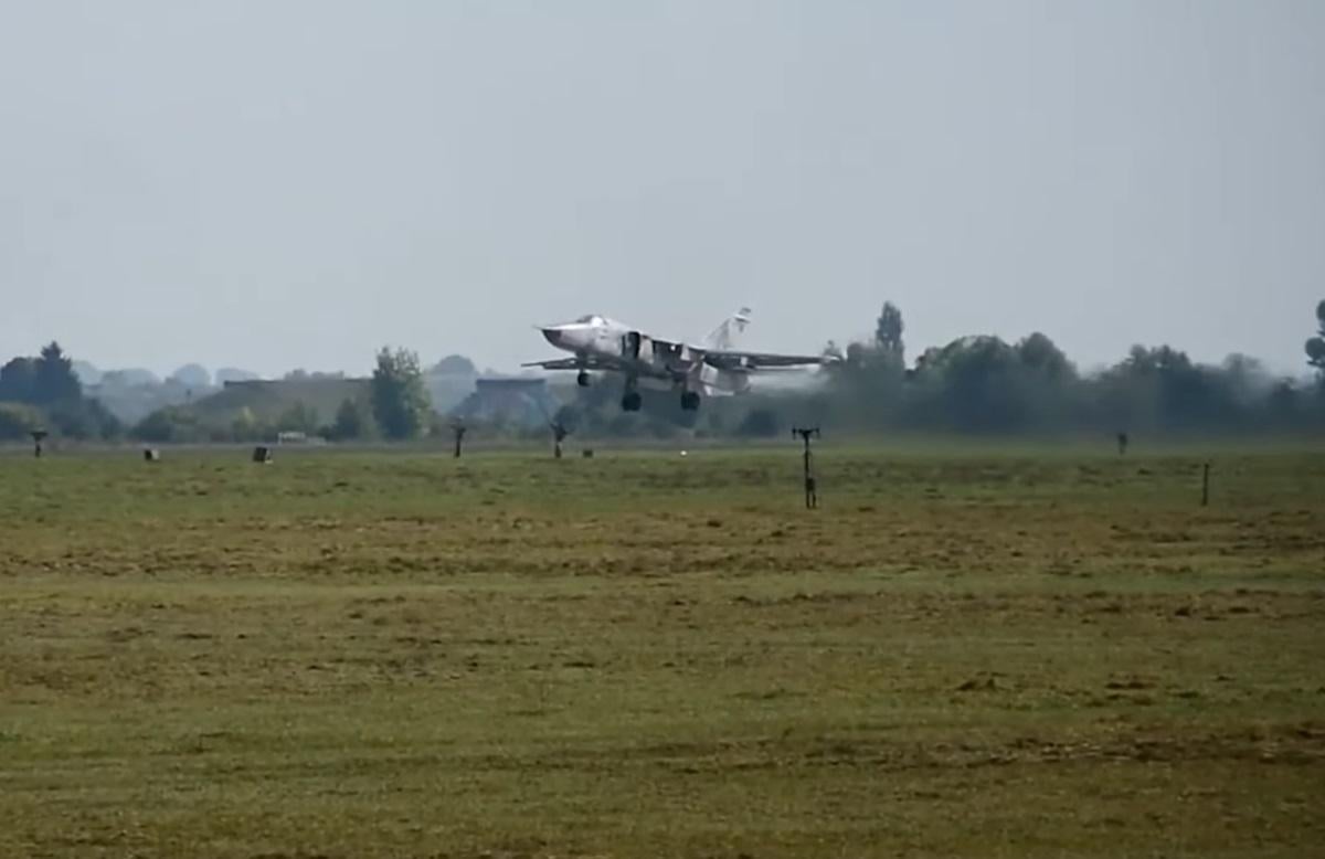 Крушение Су-24М в Хмельницкой области: экипаж погиб