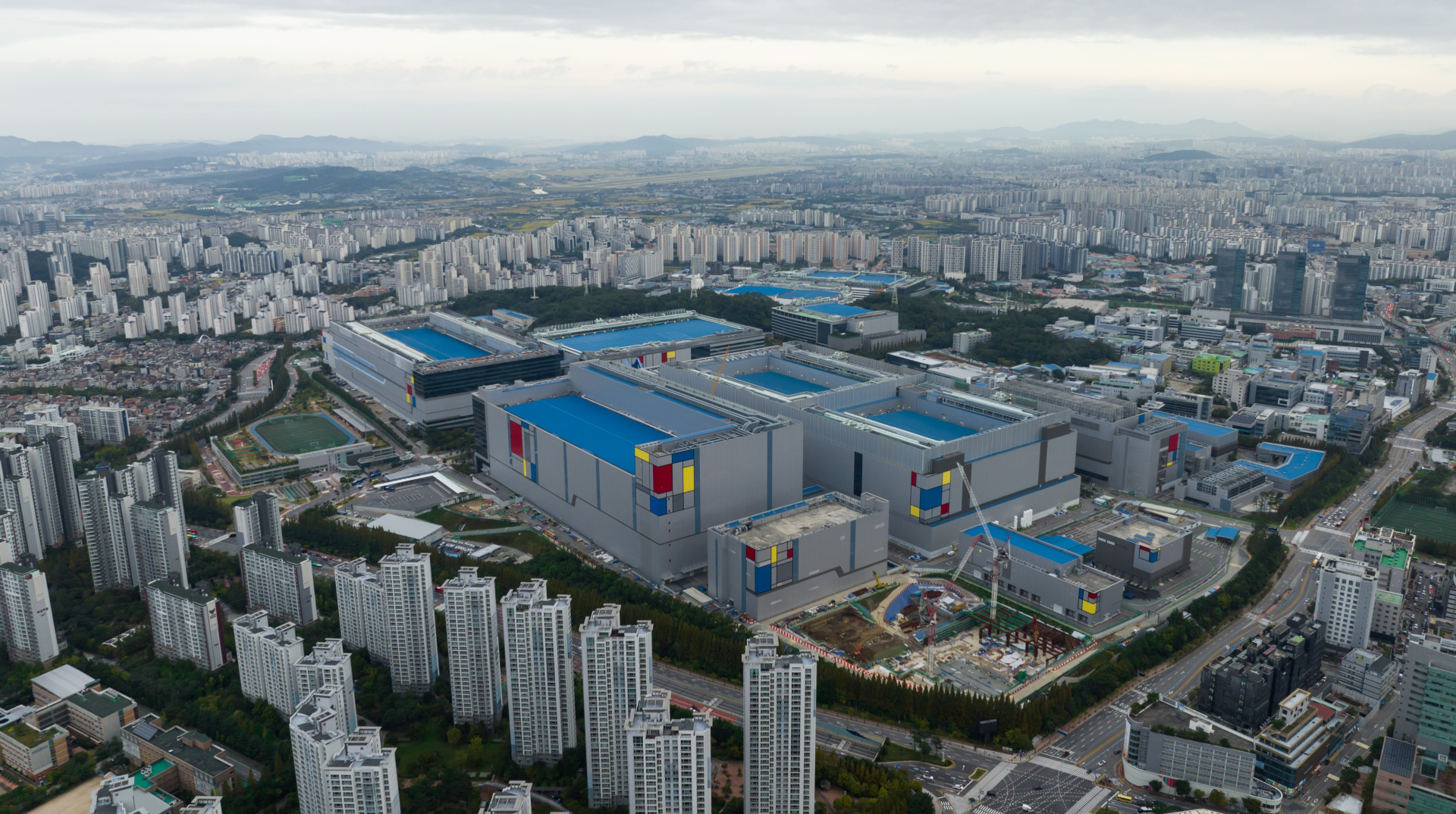 Samsung и SK Hynix инвестируют в чипы для ИИ