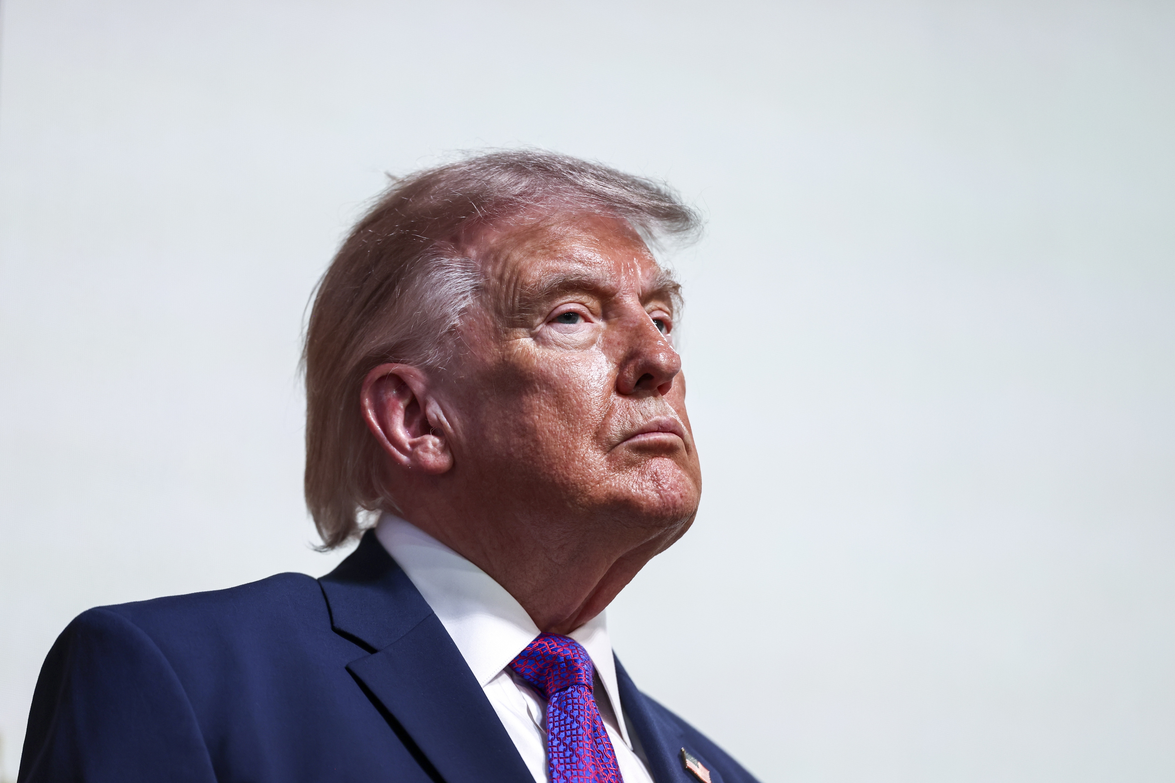 Трамп готов усилить давление на РФ в обмен на помощь в Ормузском проливе