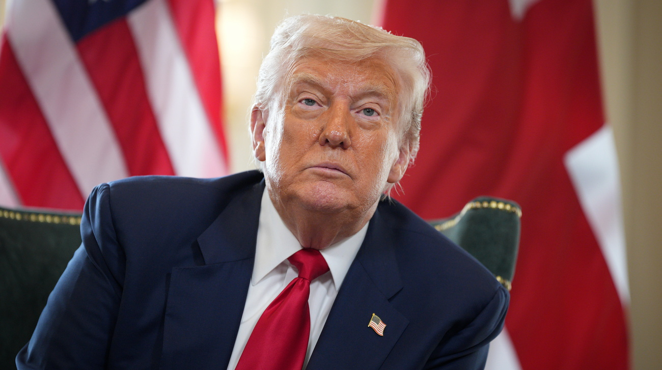 Трамп пригрозил возобновить бомбардировки Ирана Трамп пригрозил возобновить бомбардировки Ирана