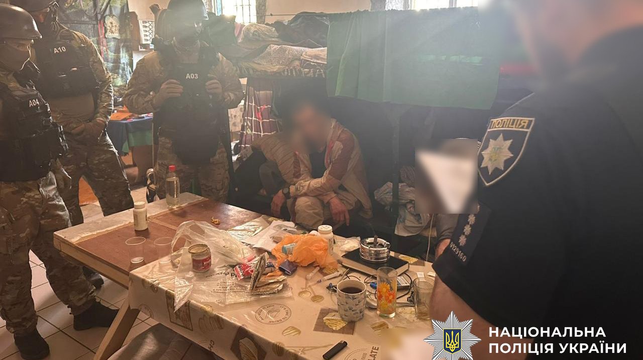 В Киеве раскрыт канал поставки наркотиков в СИЗО