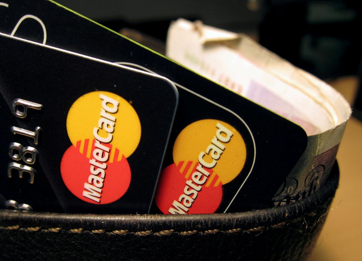 В России планируют изъять из обращения карты Visa и Mastercard