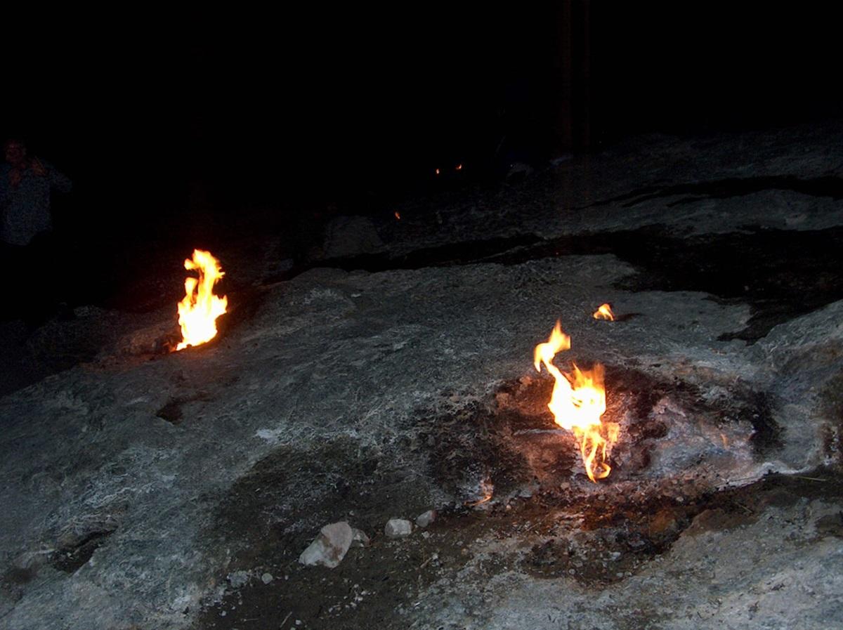 В Турции 2000 лет горит загадочная гора: ученые нашли причину