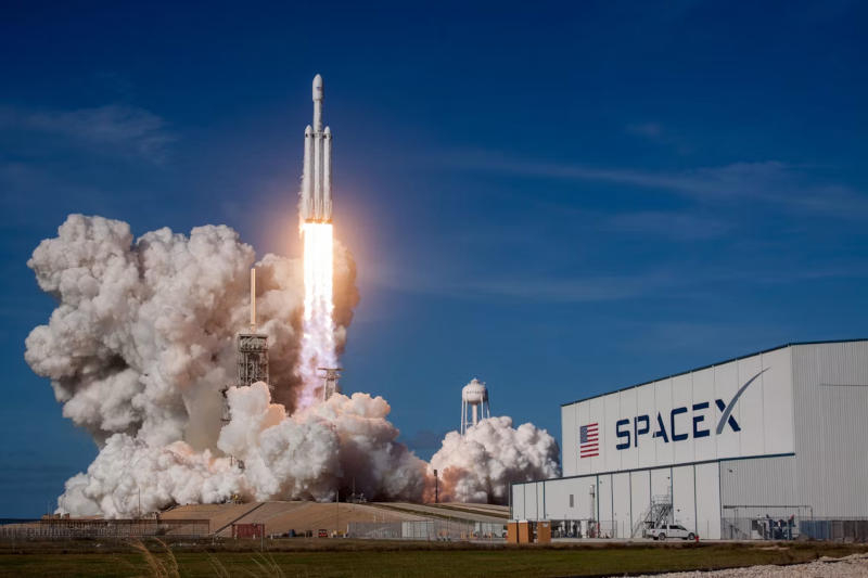 Акции SpaceX обновили минимум