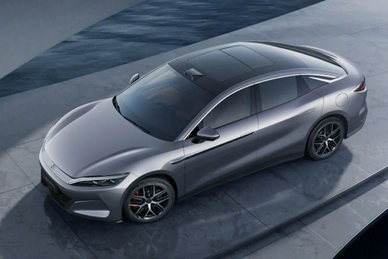 BYD вновь обогнала Tesla и вернулась к званию мирового лидера электромобилей